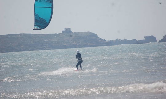 Aproveite o aluguel e aulas de kitesurf em Essaouira, Marrocos