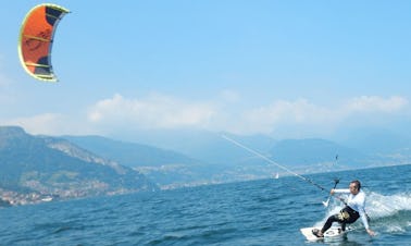 Cours de kitesurf à Bari, Pouilles, Italie