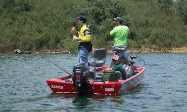 Desfrute da pesca em um barco de baixo para 3 pessoas em Beja, Portugal