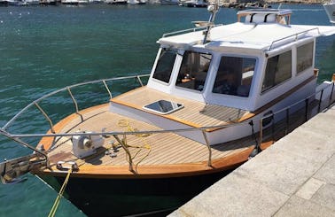 Charter 33' Motor Yacht in Porto Santo Stefano, Italy