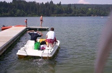 Rent a Paddle Boat in Malbuisson, France