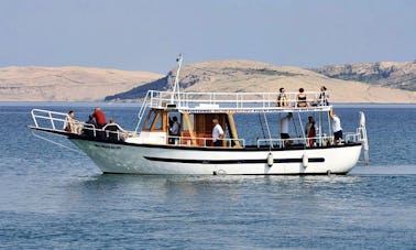 Alquile un barco de pasajeros en Pag, Croacia