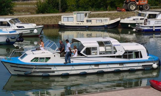 Charter 40' Jmaica S Canal Boat in Fourques-sur-Garonne, France