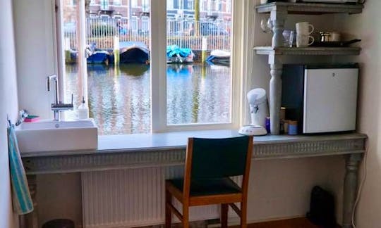 Rent a Houseboat in Amsterdam, Noord-Holland