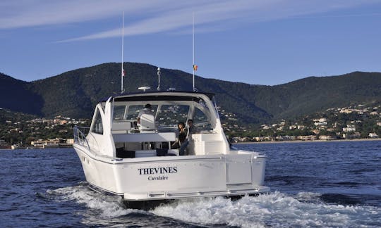 Charter 52' Riviera Express 48 Motor Yacht in Cavalaire-sur-Mer, France