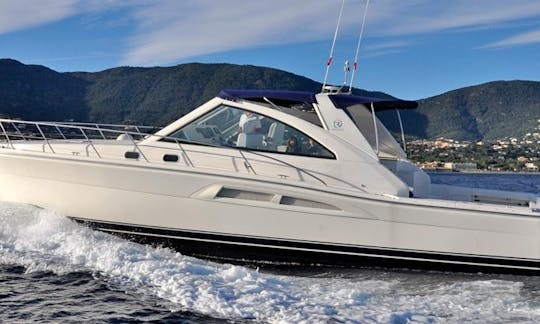 Charter 52' Riviera Express 48 Motor Yacht in Cavalaire-sur-Mer, France