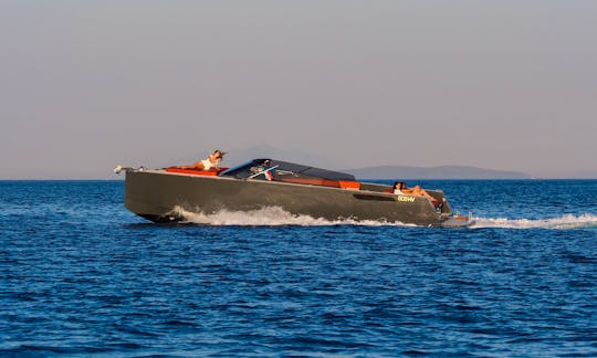 Axiom - luxury tours - Hvar - speed boat