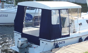 Rent 27' Faro Motor Yacht  in Warmińsko-mazurskie, Ploand