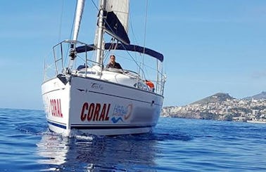 Charter 35' Jeanneau Cruising Monohull in Porto Santo, Portugal