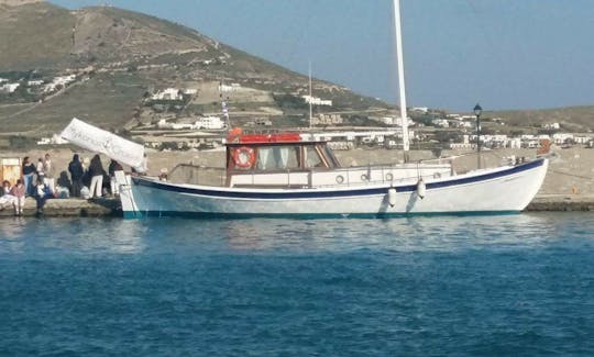 Bateau en bois traditionnel « Argonaftis » fait main