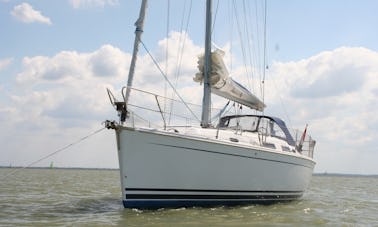 Charter a Hanse 34 Crusing Monohull in Hoorn, Netherlands