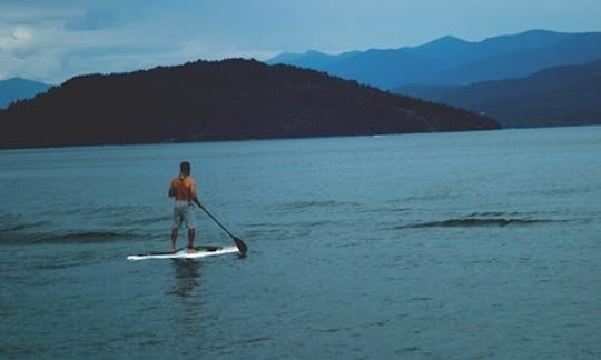 Profitez du Stand Up Paddle à Aix-les-Bains, en Auvergne-Rhône-Alpes