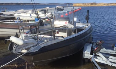 Profitez de la pêche à Korsholm, en Finlande, sur la console centrale de 20 pieds