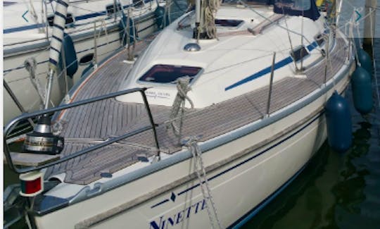 Charter 32' Ninette Bavaria Cruising Monohull in Workum, Netherlands