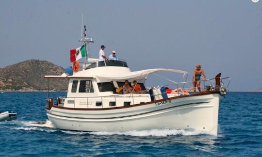 Charter 52' Menorquin 160 Power Mega Yacht in Castiadas, Sardegna