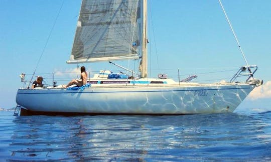 Charter Beneteau Cyclades 43.4 Cruising Monohull in Puglia, Italy