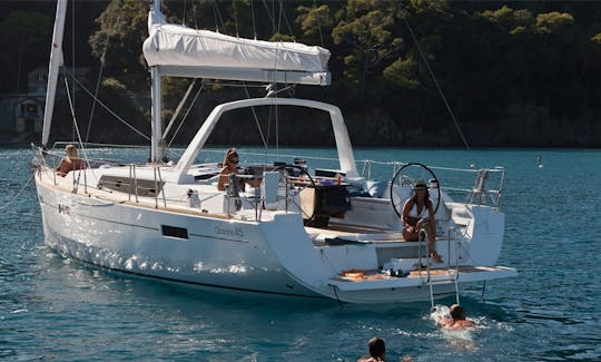 Charter 40' Oceanis 45 Crusing Monohull in Šibenik, Croatia