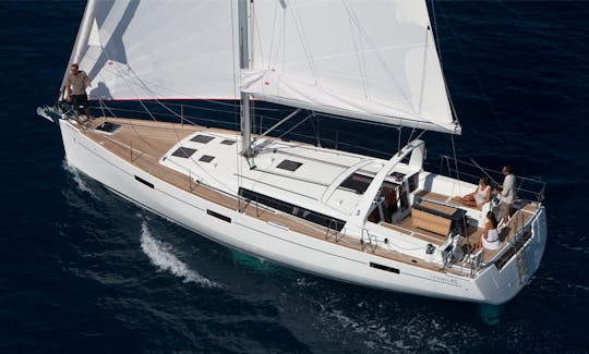 Charter 40' Oceanis 45 Crusing Monohull in Šibenik, Croatia