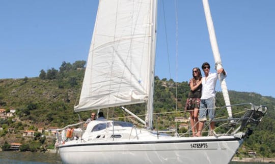 Charter a Crusing Monohull in Viseu, Penajóia, Portugal