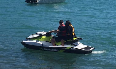 Louer un jet ski sur l'île de Waiheke, Auckland, Nouvelle-Zélande