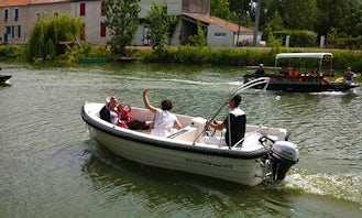 Rent Classic 475 Center Console Boat in Maillé, France