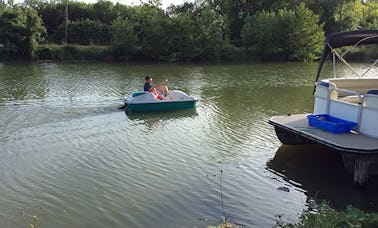 Rent a Paddle Boat in Maillé, France