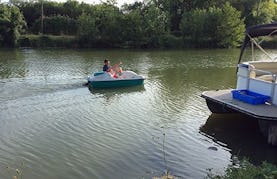 Rent a Paddle Boat in Maillé, France