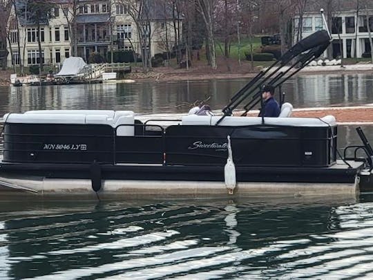 Rent a Luxurious Godfrey Pontoon Boat for Fun-filled Water Day