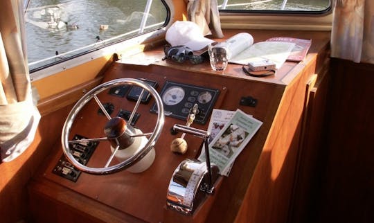 Charter an Aurore 33 Houseboat in Briare, France