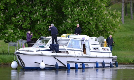 Charter an Eagle Houseboat in Briare, France