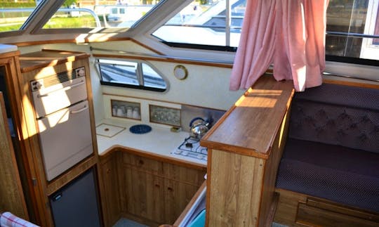 Charter an Orion Houseboat in Briare, France
