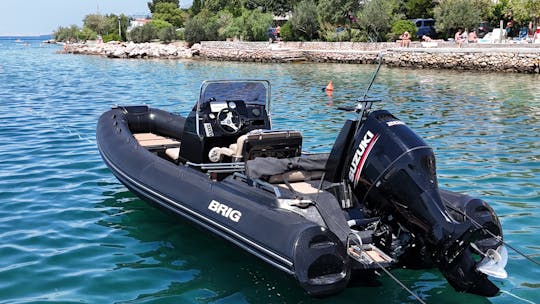 Deslize com estilo: Black Brig Eagle 200 HP - 6,7 m de pura aventura!