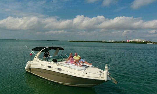 Romantic yacht for couples at Cancun