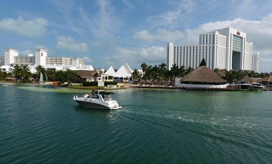 Romantic yacht for couples at Cancun