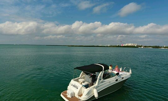 Romantic yacht for couples at Cancun