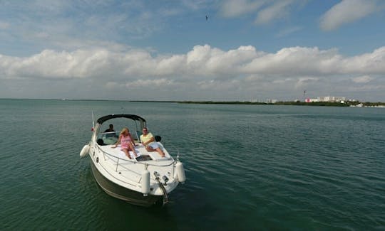 Romantic yacht for couples at Cancun