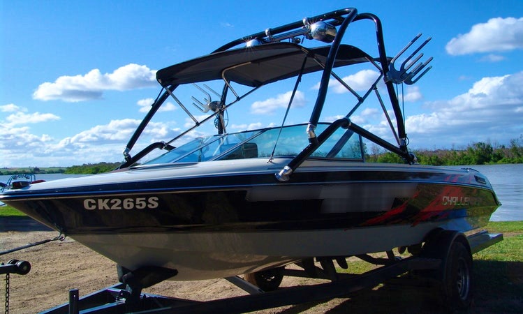 Wake Boat Hire On Lake Eildon Melbourne Victoria