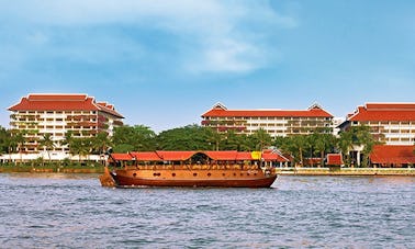 ¡Cruceros por el río Chao Phraya a bordo de un barco tailandés para 30 personas!