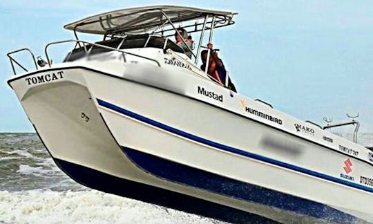 Tomcat Power Catamaranで南アフリカのムトゥンジニで釣りをお楽しみください