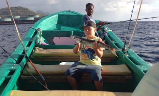 Desfrute de um passeio de barco no console central em Marigot Bay, Santa Lúcia