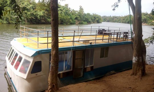 Charter a Houseboat in Dankotuwa, Sri Lanka