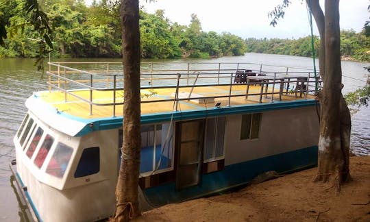 Charter a Houseboat in Dankotuwa, Sri Lanka
