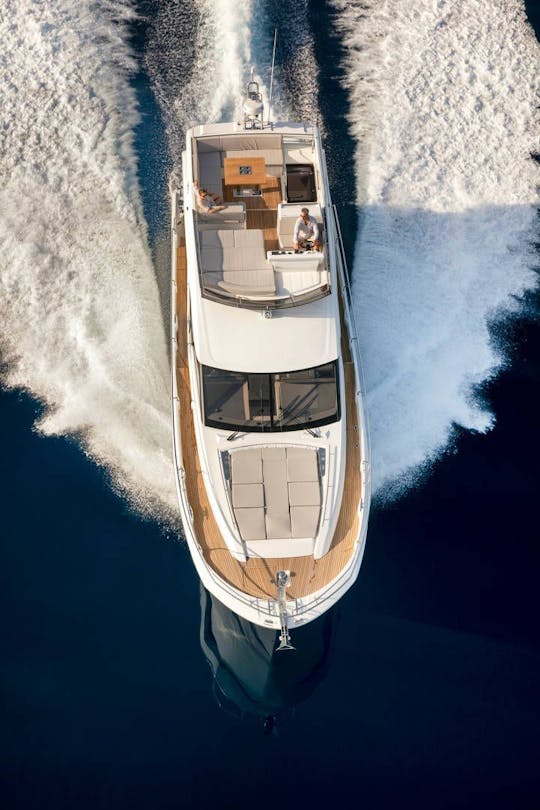 Prestige 52 Fly Yacht: le espera un viaje de lujo a Palermo