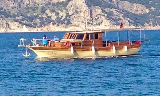 Traditional 12-person Motor Yacht ready to take you out on the waters of Muğla, Turkey