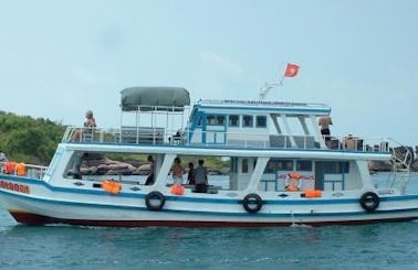 Enjoy FIshing in Thanh pho Phu Quoc, Vietnam on a Passenger Boat