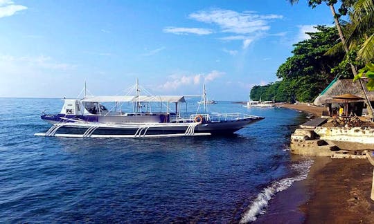 Traditional Boat Diving Trips in Dumaguete Province, Philippines