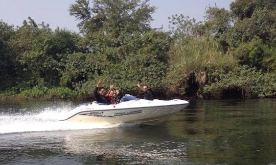 Alugue um barco a jato em Tambon Ban Tai, Tailândia