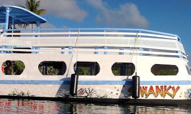 Passeio de barco e churrasco com fundo de vidro no oeste de Tobago