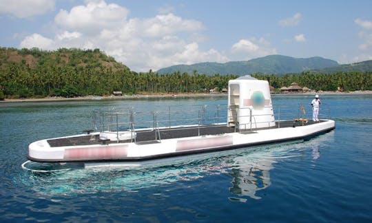 Passeio submarino em Manggis, Indonésia