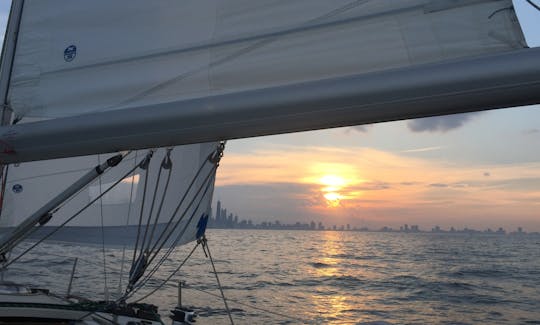 Alquile una balandra Pearson Cruising Sloop de 31' en Chicago